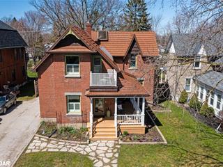 32 MILL Street E