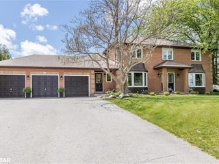 32 GRANDVIEW Crescent