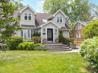 1232 Mineola Gardens