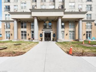 1102 - 135 James Street S