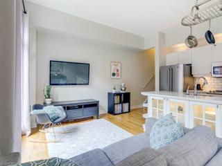 3 - 19 Dekoven Mews