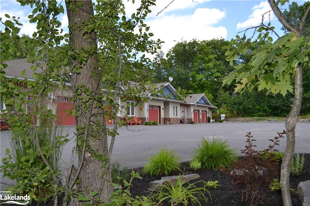 4 8 Jordan Lane, Huntsville For Sale 629,900 Condos.ca