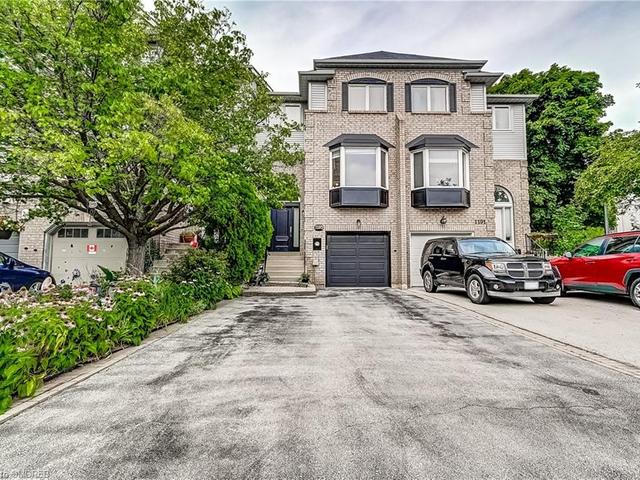 1193 Lindsay Drive