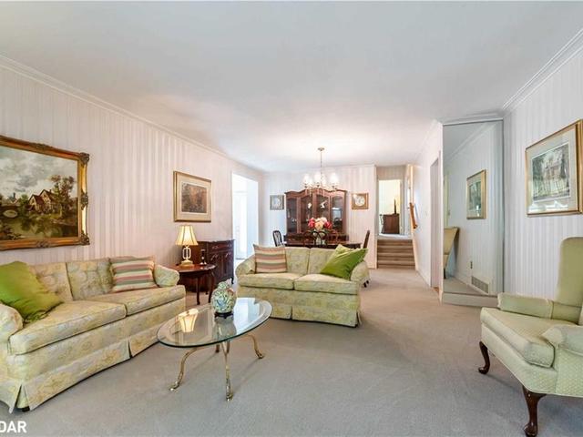 17 Griselda Crescent