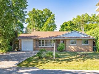 1244 Redbank Crescent