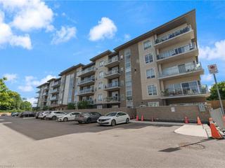 401 - 16 Markle Crescent
