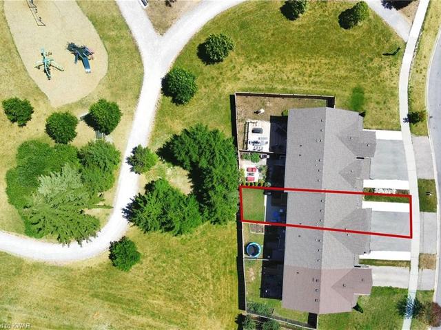 32 Foxglove Crescent