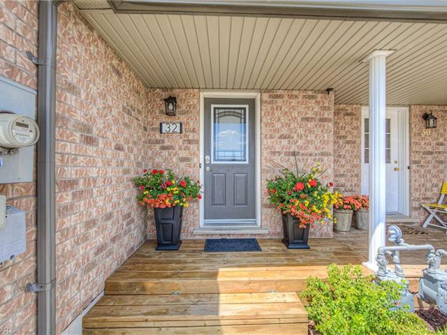 32 Foxglove Crescent