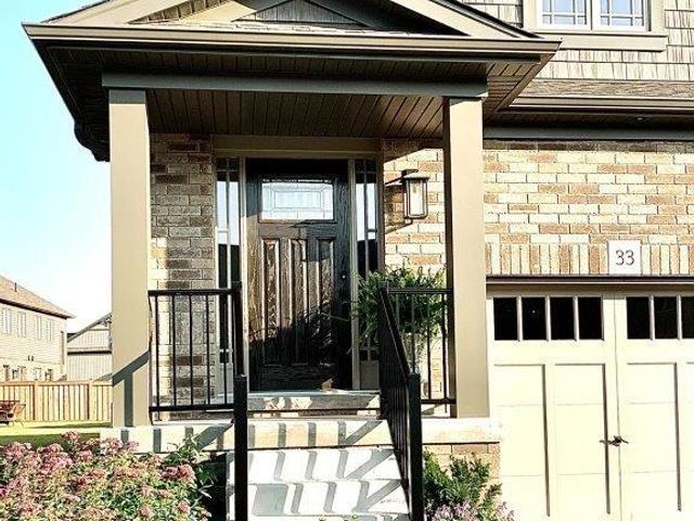 33 Foley Crescent