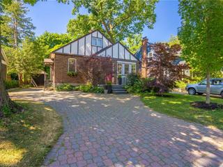 22 Woodlawn Avenue