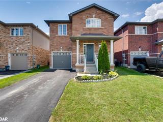77 White Crescent