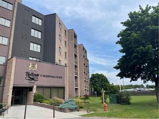 602 - 17 Eldon Hall Place