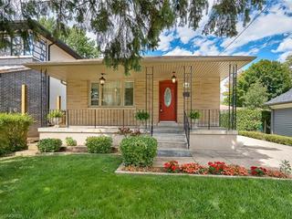 35 Oakwood Avenue N