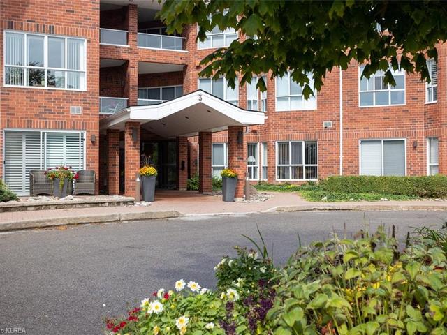 107 - 3 Heritage Way