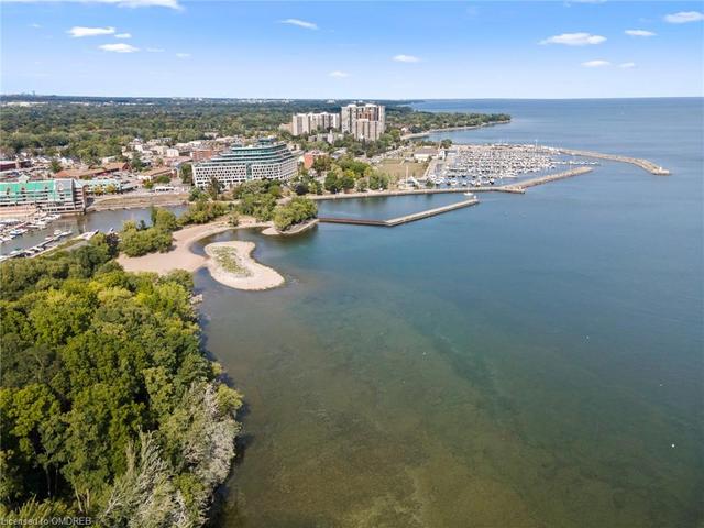 17 - 3122 Lakeshore Road W