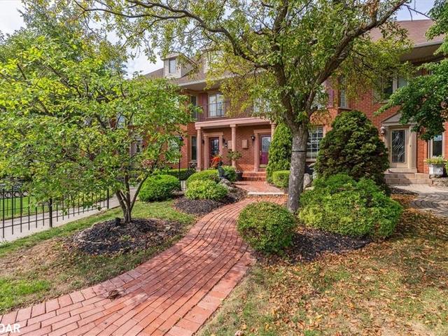 42 Waterford Crescent