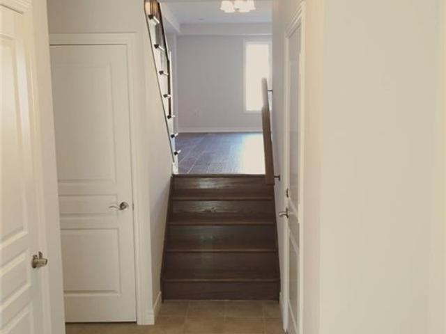 8 Bloom Crescent