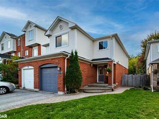 72 Pickett Crescent