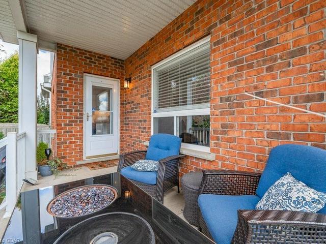 2 Clairfields Drive E