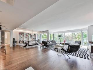 202 - 251 Queens Quay W