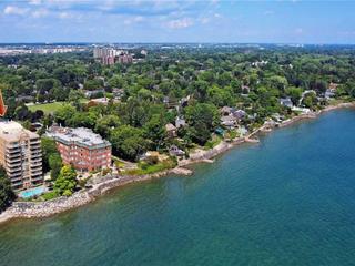 401 - 2210 Lakeshore Road
