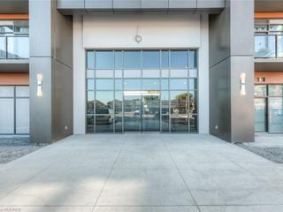 806 - 450 Dundas Street E