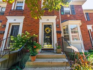 19 - 2390 Woodward Avenue