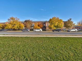 215 - 262 Dundas Street E