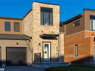 32 Fairlane Avenue