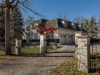1009 Lakeshore Road E