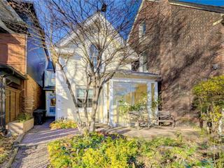 4 Lindsey Avenue