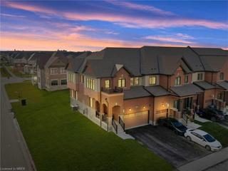 43 Lorne Thomas Place