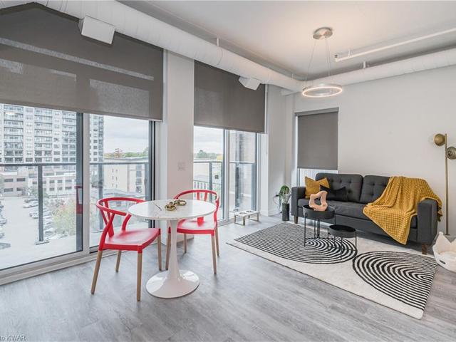 609 - 242 Queen Street