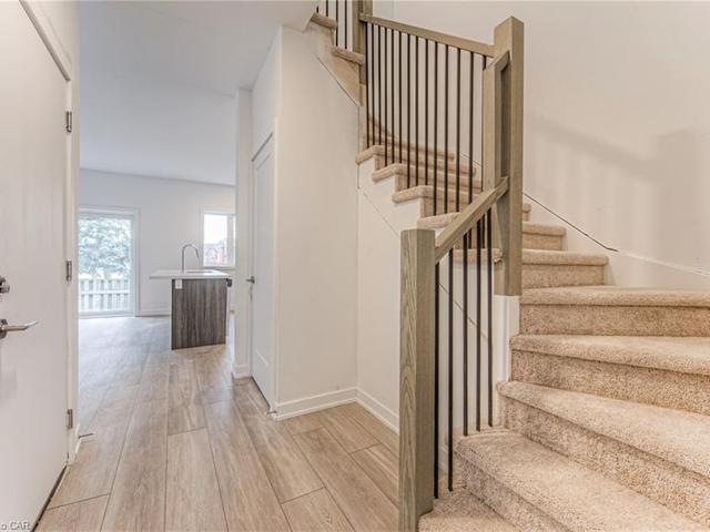 15 - 416 Dundas Street S