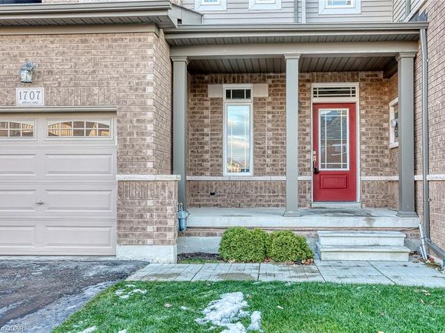 1707 Silverstone Crescent
