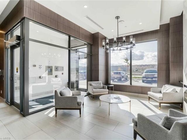 311 - 550 North Service Road