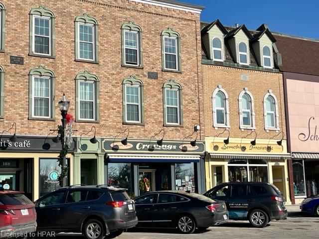 300 - 164 Courthouse Square