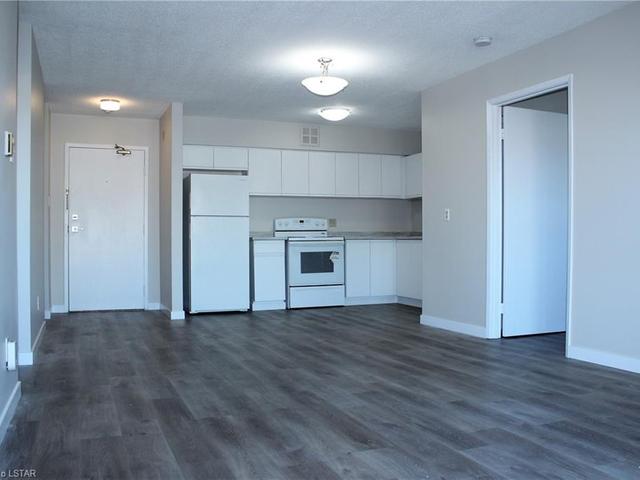 402 - 9 Jacksway Crescent