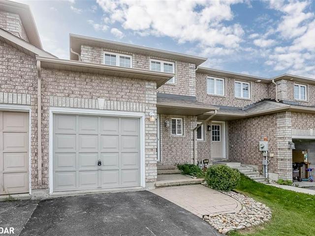 55 Courtney Crescent