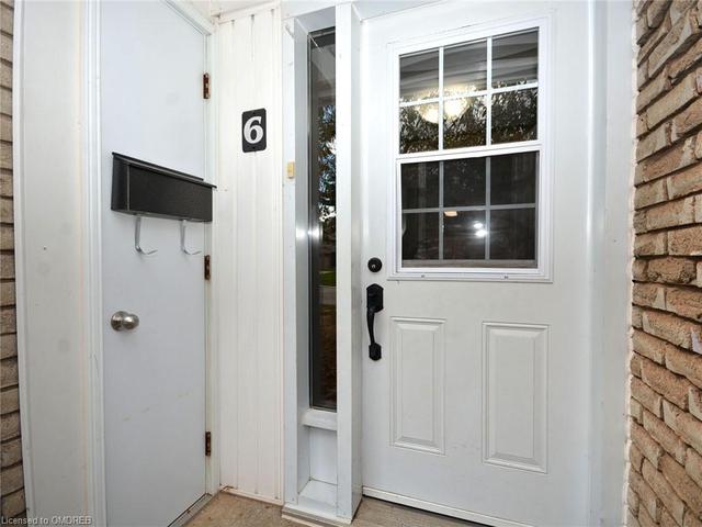 6 - 1270 Gainsborough Drive