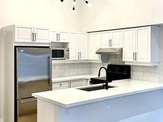 403 - 1490 Bishops Gate