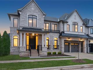 2322 Hyacinth Crescent