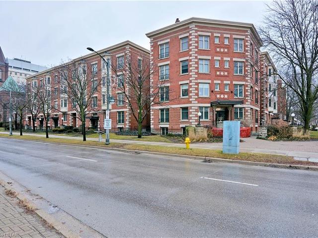 107 - 460 Wellington Street