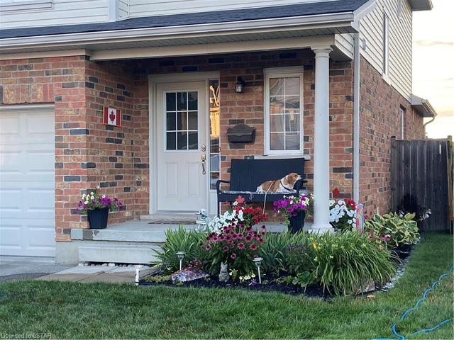 797 Silverfox Crescent