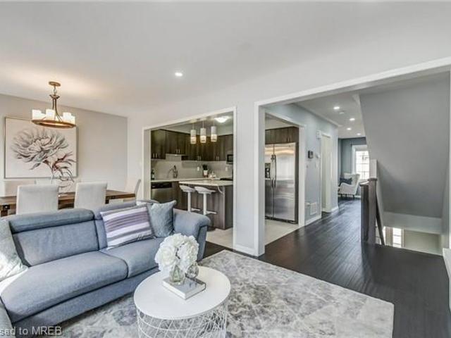 20 Crossbill Road