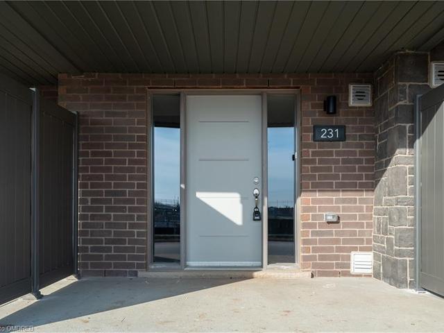 231 - 205 West Oak Trail