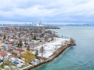 92 Lake Shore Drive