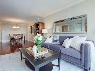 1601 - 812 Burnhamthorpe Road
