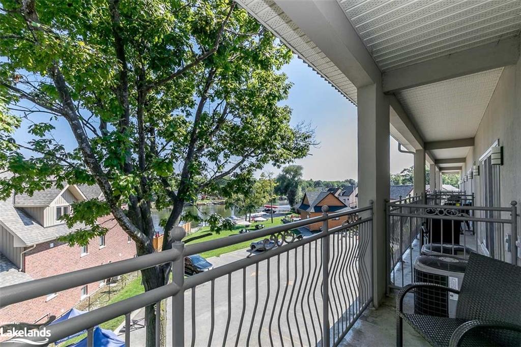 306 361 Mosley Street, Wasaga Beach For Rent 1,700 Condos.ca