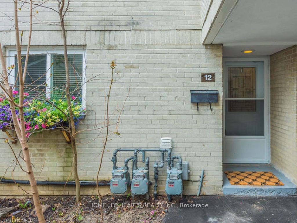 33 Four Winds Drive, North York Leased, 40522299 Condos.ca